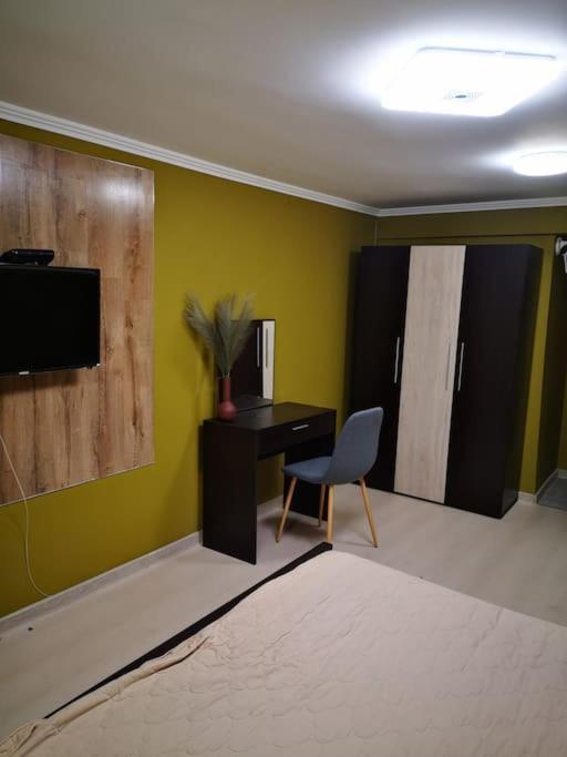 Appartement Студиото Е Партер От Жилищна Сграда. Топ Център. à Varna Extérieur photo